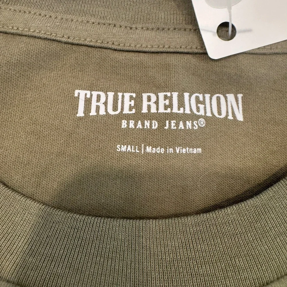 True Religion Mens SS TR Arch Crew T-Shirt Kalamata Olive Green Logo Small NEW